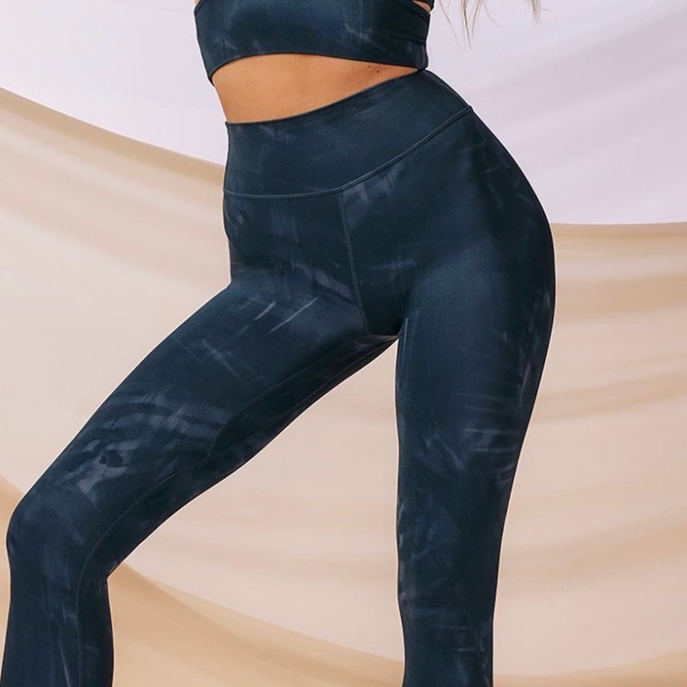 Stori Navy/Black Tie-Dye Leggings
